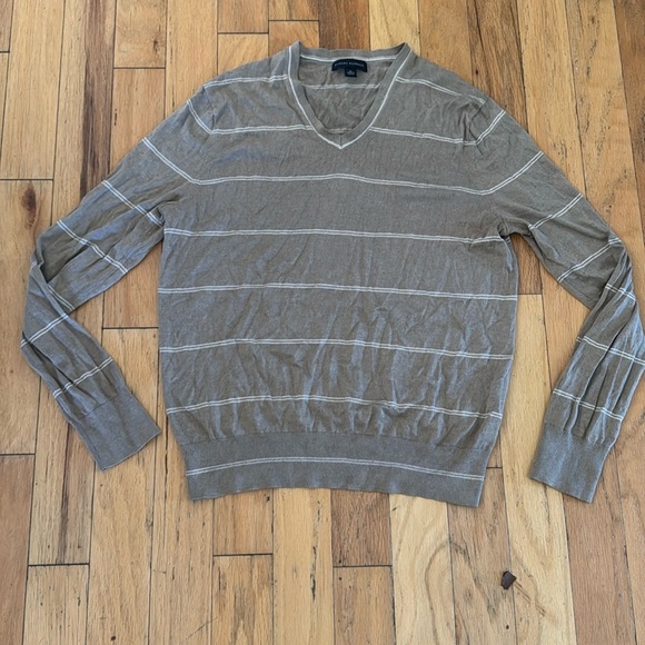 Banana Republic | Silk/Cashmere Blend | Taupe | V-Neck Sweater | Men’s size M - Picture 1 of 6